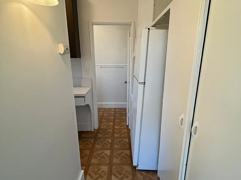 510 E Victoria St #A — Photo 9