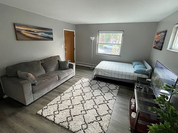 2nd image of 2958 Westridge Ave #1