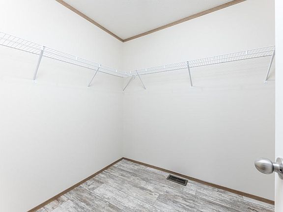 2nd image of 395 Elder St