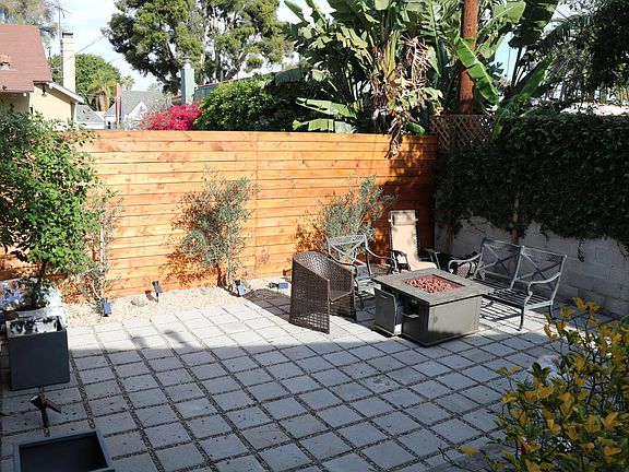 5th image of 8909 Beverlywood St