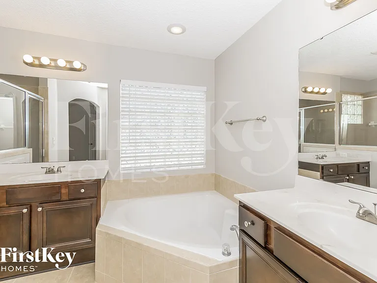9760 Woodstone Mill Dr — Photo 10
