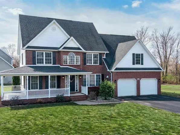 7371 Pinecroft Cir, Terre Haute, IN 47802