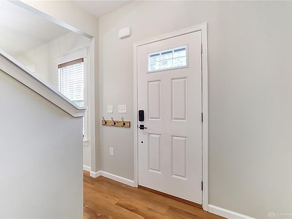 3rd image of 537 Recess Dr
