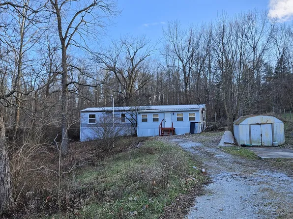 3822 Country Manor St, North Vernon, IN 47265