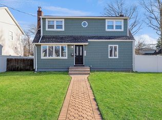 3584 Lufberry Ave, Wantagh, NY 11793