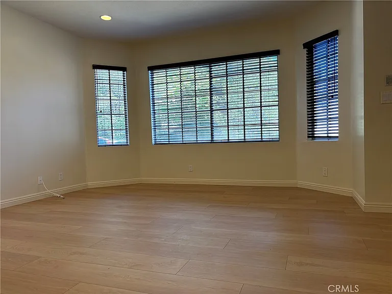 7515 Melvin Ave — Photo 45