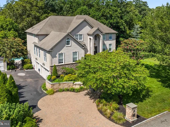 23 Regals Ct, Woolwich Township, NJ 08085