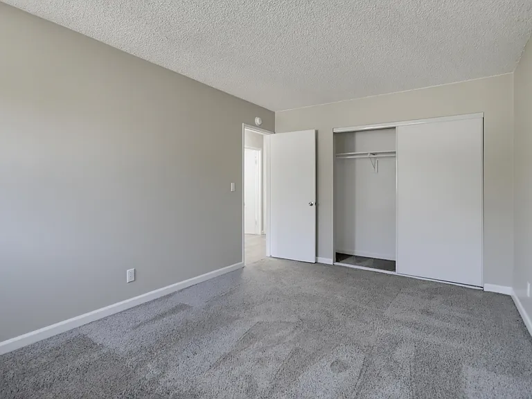 Moss Garden Apartments — Photo 34
