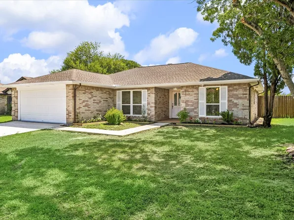 10111 Limewood Ln, Sugar Land, TX 77498