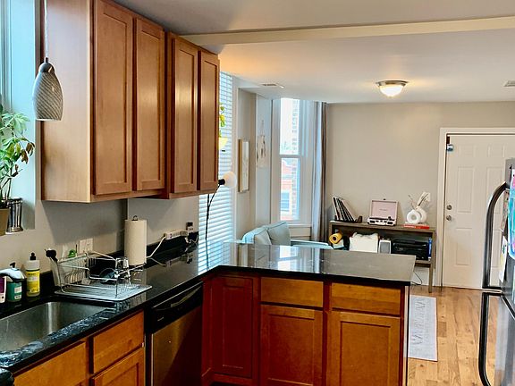 2nd image of 3273 W Armitage Ave #3R