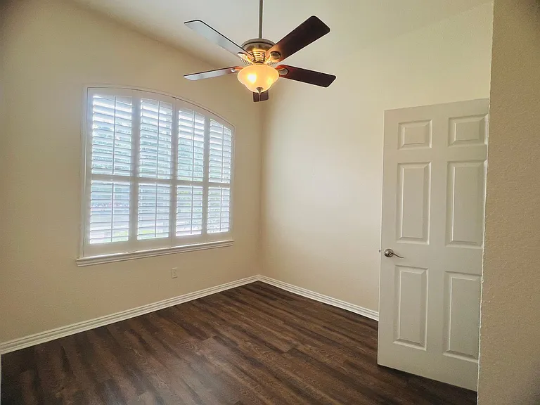 8101 Still Springs Dr — Photo 13