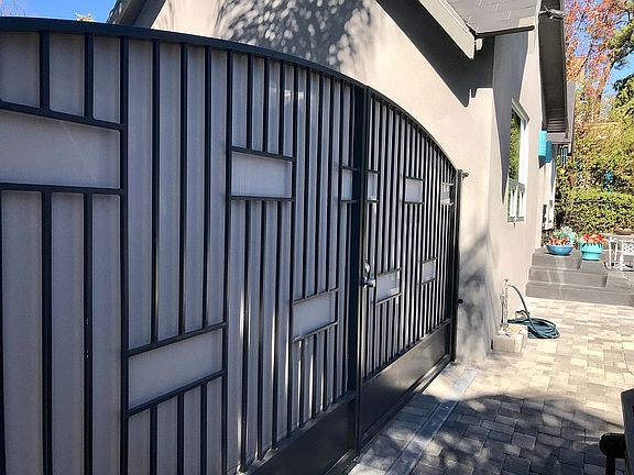 2nd image of 1543 N Dominion Ave