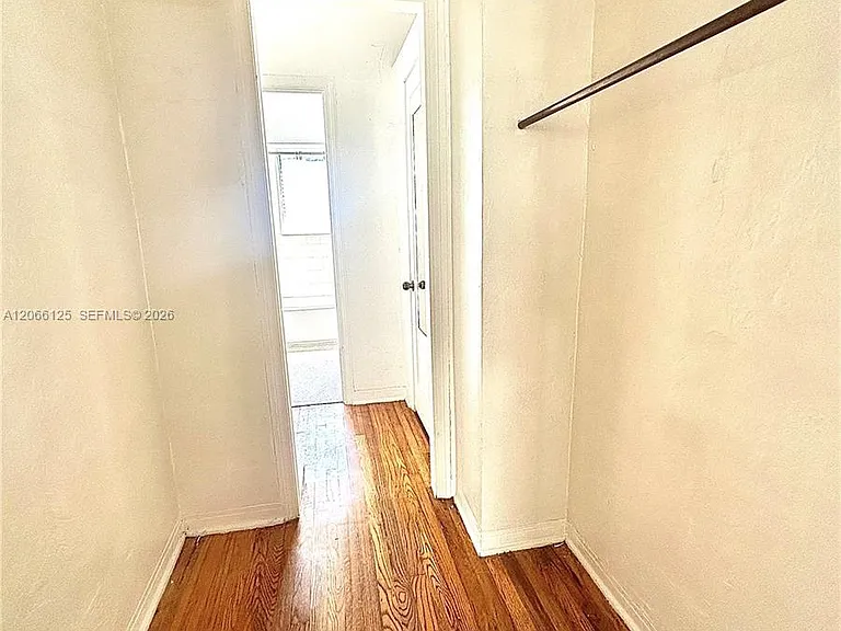 821 W 39th St #2 — Photo 10