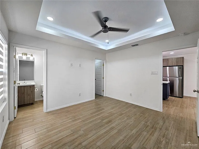 1525 W B St — Photo 12