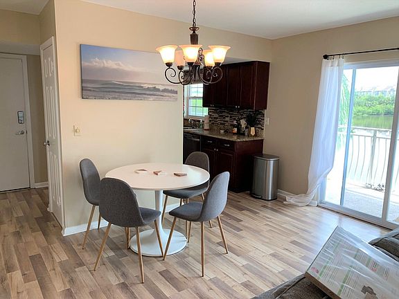 dining area between living room & kitchen (behind pantry)