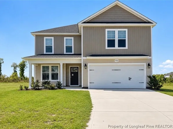 4050 Racking Horse Rd, Hope Mills, NC 28348