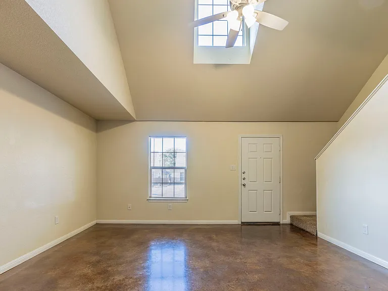109 Meadow Park Cir — Photo 5