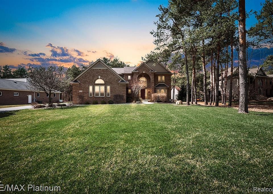 1st image of 305 Lake Pines Dr