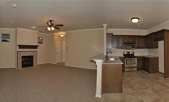 4th image of 13717 Oxford Dr