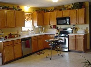 403 Prairie Hill Pkwy, Winnebago, IL 61088