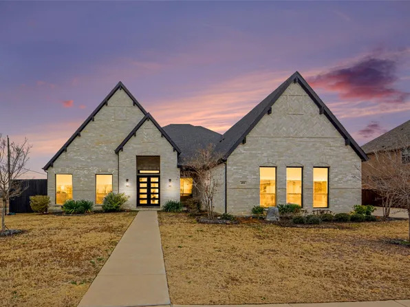 401 Ambergate Dr, Shady Shores, TX 76208