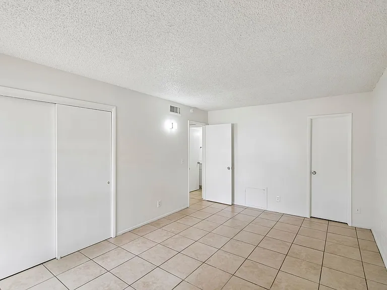 Catalina View Apartments — Photo 31