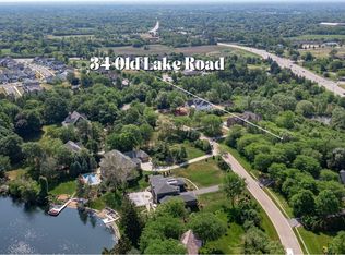 34 Old Lake Rd, Hawthorn Woods, IL 60047