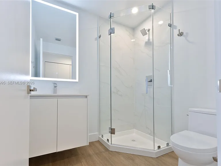 700 NE 24th St #5402 — Photo 26
