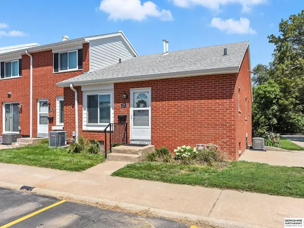 150 Arbor Ct, Omaha, NE 68108