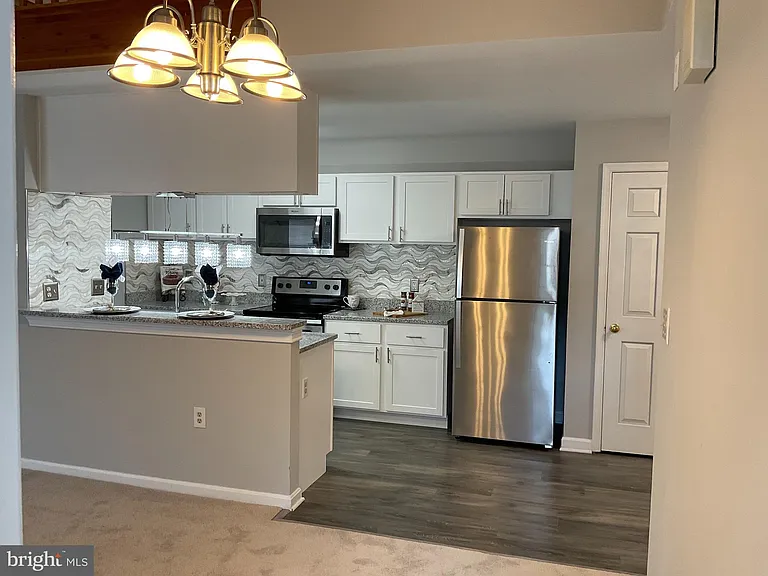 9808 Lake Pointe Ct #301 — Photo 17