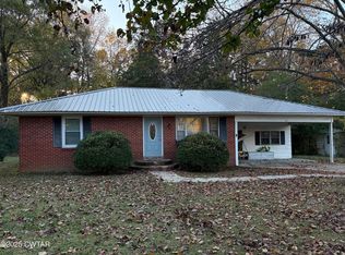152 Seavers Rd, Jackson, TN 38301