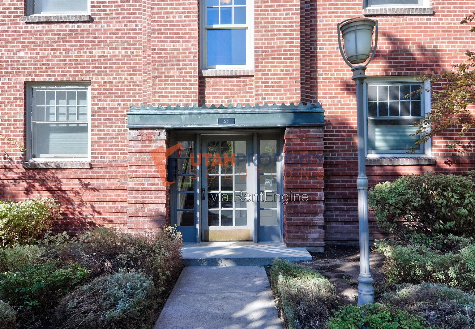 2 bed, 1.0 bath, 811 sqft, $2,195 — Photo 1