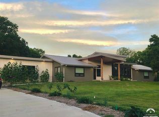 502 Country Club Ter, Lawrence, KS 66049