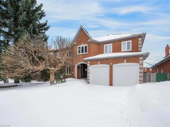 2 A Chiltern Hl, Richmond Hill, ON L4B 3B9