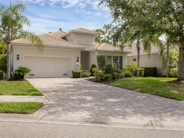 7236 Lismore Ct — Photo 1