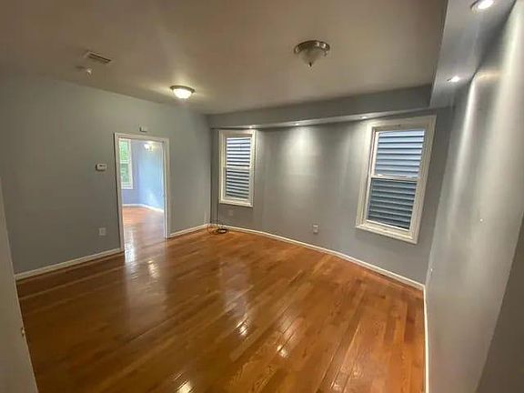 2nd image of 814 S 16th St Floor 2