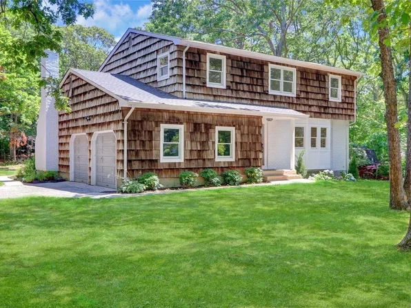141 Dayton Avenue, Manorville, NY 11949