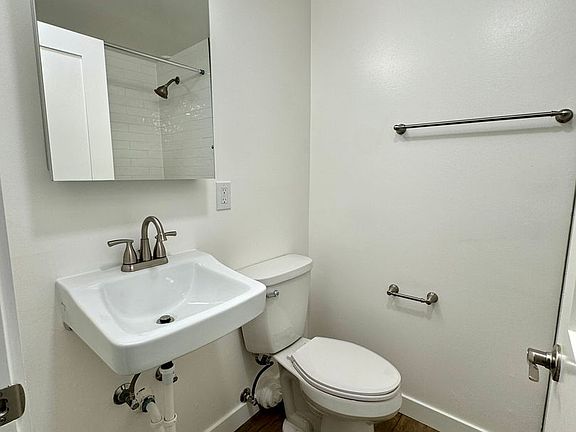 3rd image of 101 Boylston Ave E APT 19