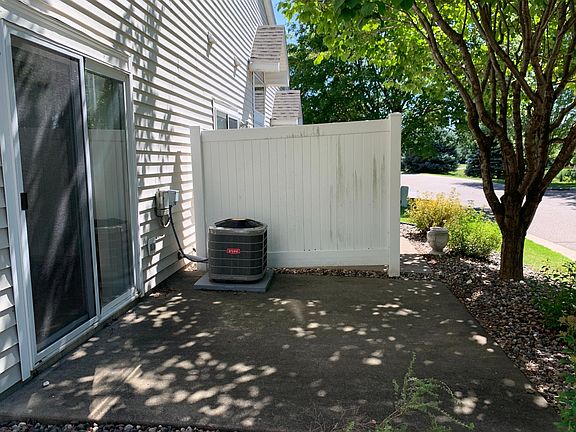 4th image of 547 Woodduck Dr Unit A