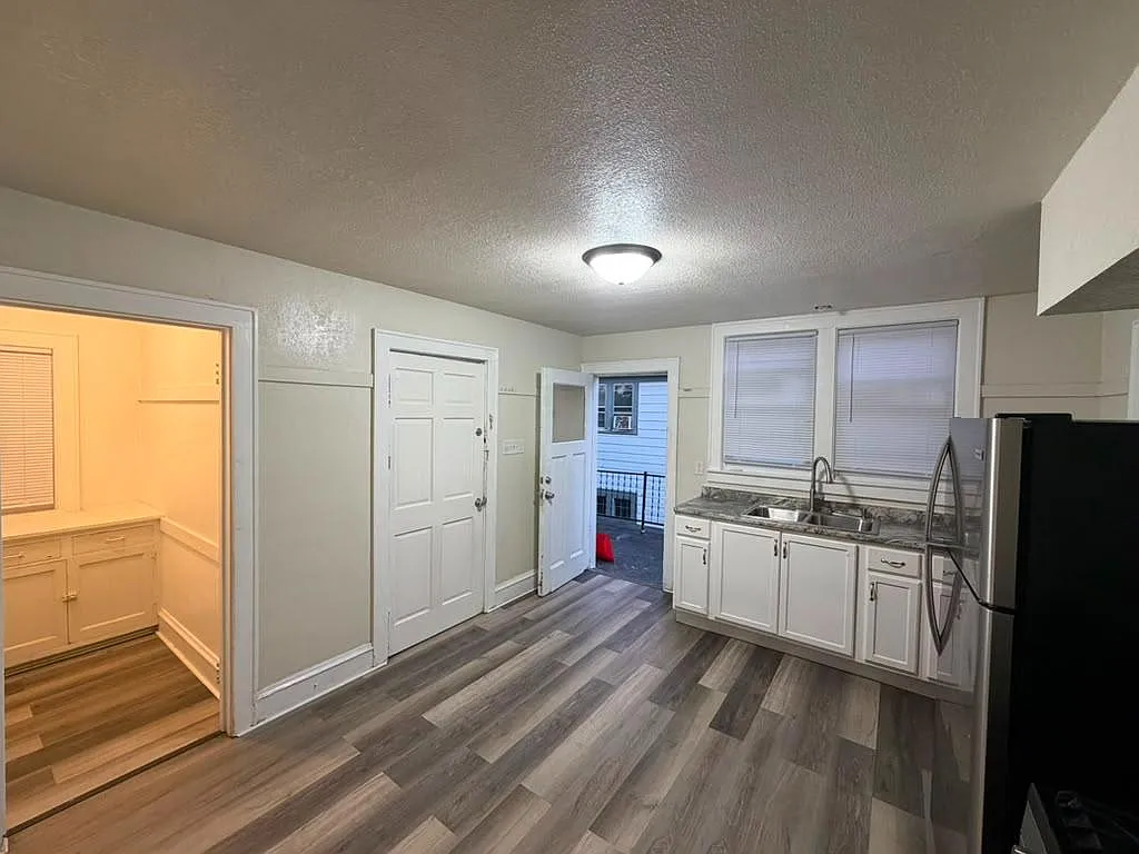 2736 N 52nd St - 2736A N 52nd St (Upper) — Photo 3