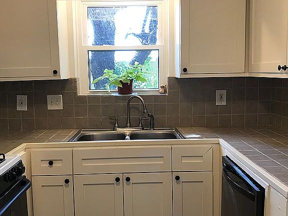 Kitchen sink area