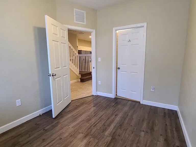 1952 Flamingo Pl — Photo 10