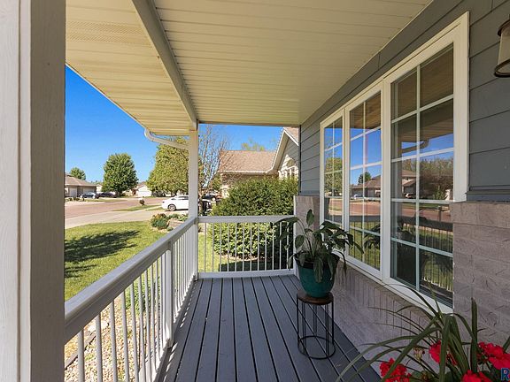 3rd image of 2612 E Sunrise Ct