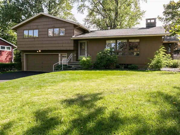 215 Ridgecrest Rd, Syracuse, NY 13214
