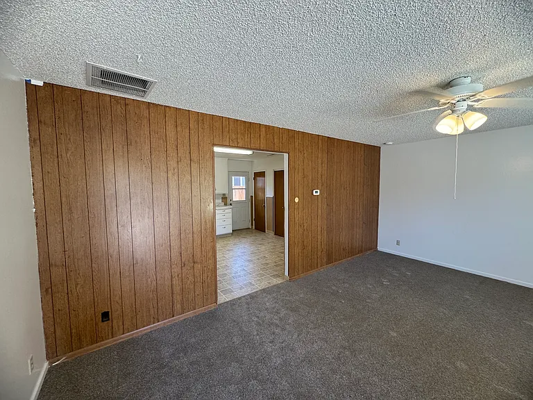 649 Marshall St #B — Photo 8