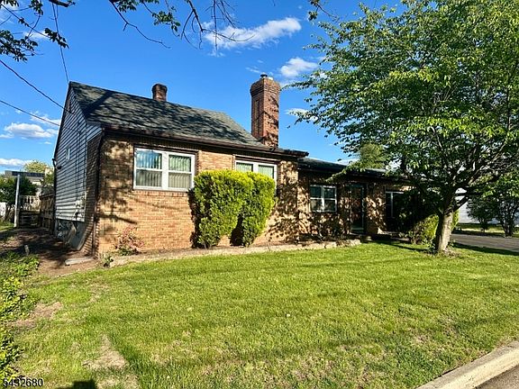 2nd image of 11 Demarest Pl
