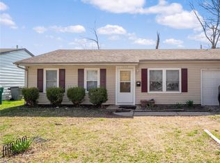 817 Saint Matthew Dr, Cahokia, IL