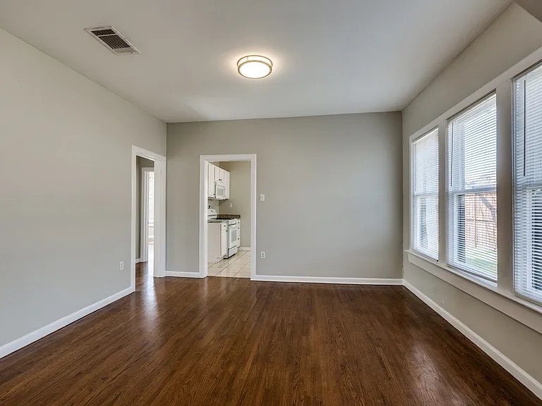 5011 Parkland Ave — Photo 10