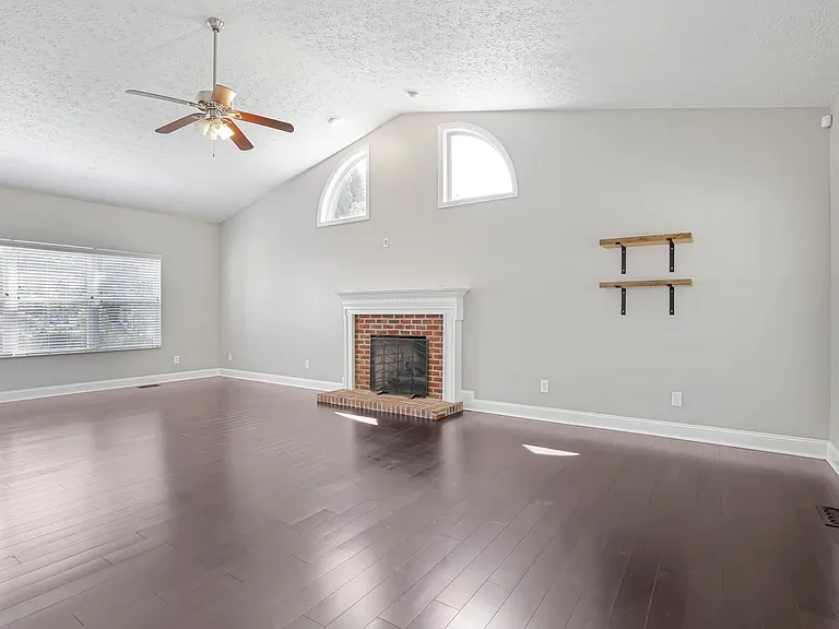 4392 Greensbury Dr — Photo 13