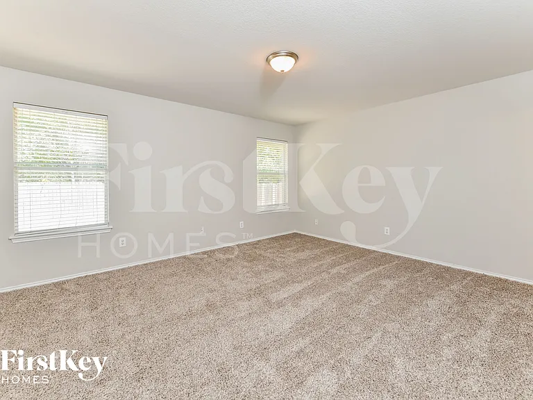 8036 Autumn Creek Trl — Photo 10